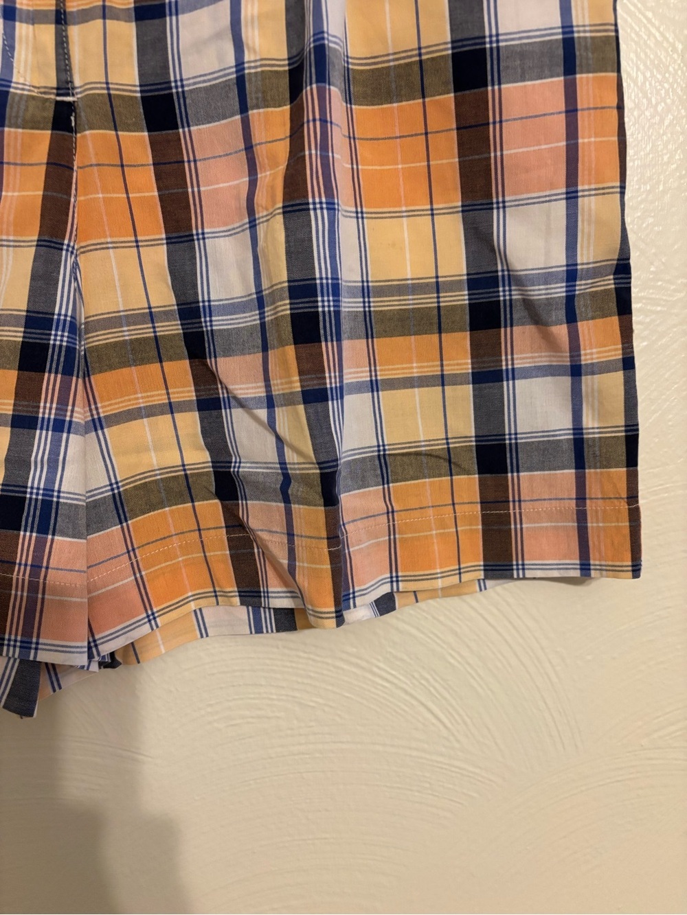 Liz Claiborne Liz Sport Petite 12 Plaid Cotton Shorts Orange Blue Pleated Casual - Picture 8 of 9